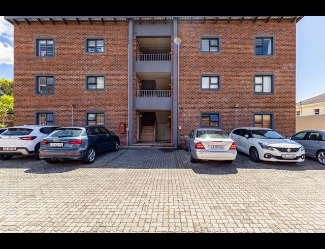 2 BEDROOM APARTMENT FOR SALE IN KENILWORTH